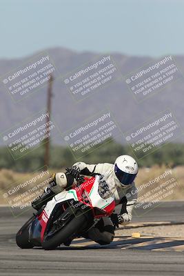 media/Oct-13-2025-Moto Forza (Mon) [[a66d839500]]/2-A Group/Session 3 (Turn 16)/